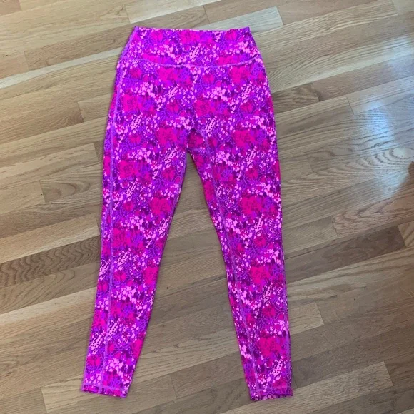 NWOT Buff Bunny Legacy “pink fashun” print leggings! - Picture 2 of 5